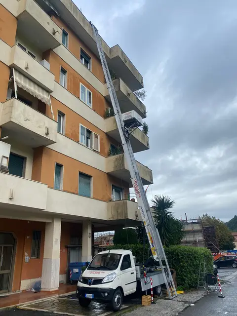 Autoscala al 5° piano per trasloco