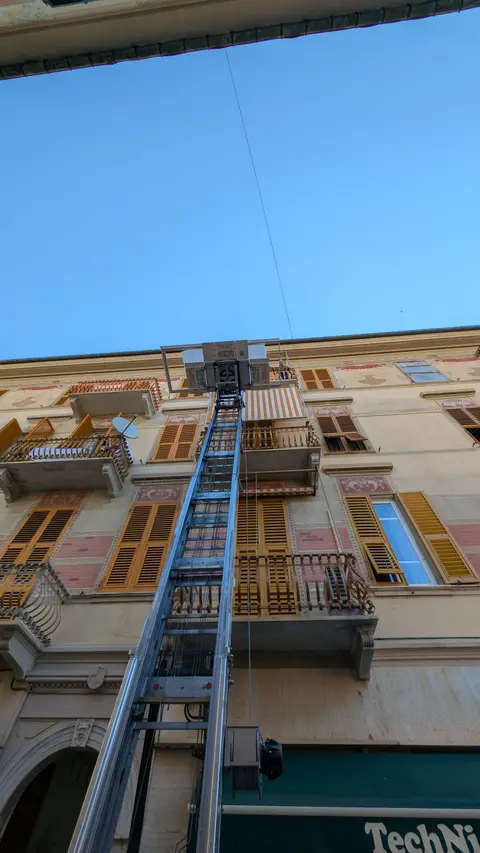 Elevazione al piano di porte finestre