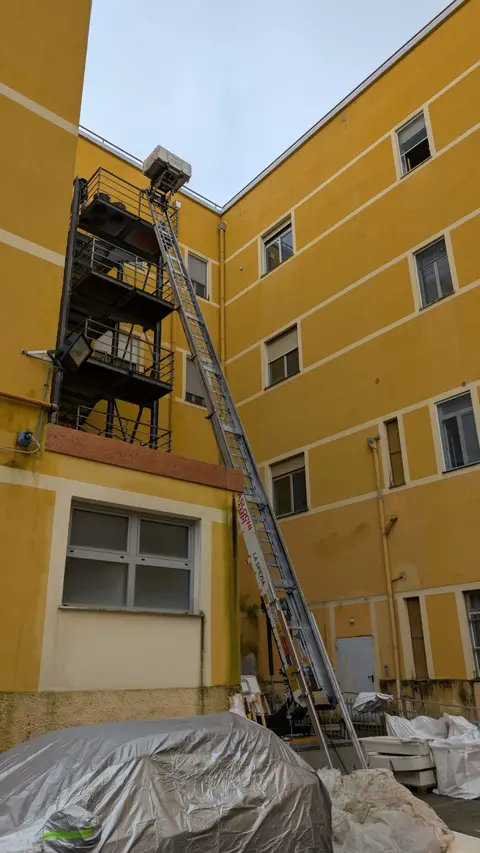 Noleggio autoscala e montacarichi La Spezia edilizia