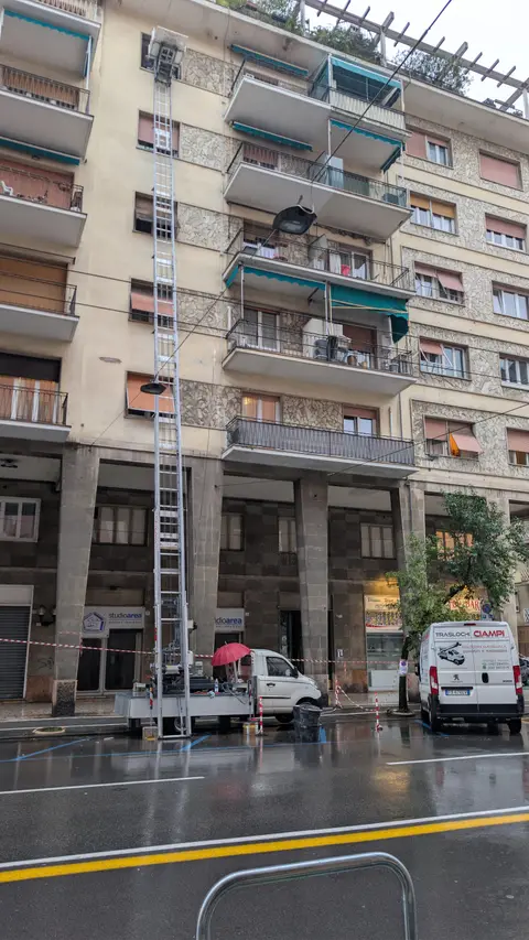 Autoscala Ciampi Traslochi La Spezia operativa